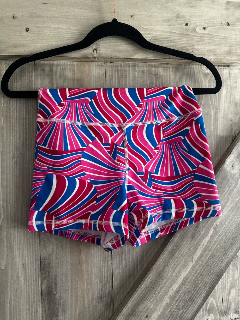 Fleo Women's Pink & Blue Geometric Print Bike Shorts